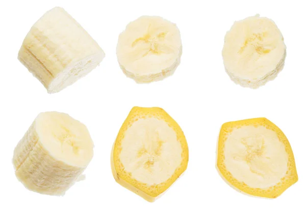 Fatias de banana descascadas no fundo branco . — Fotografia de Stock