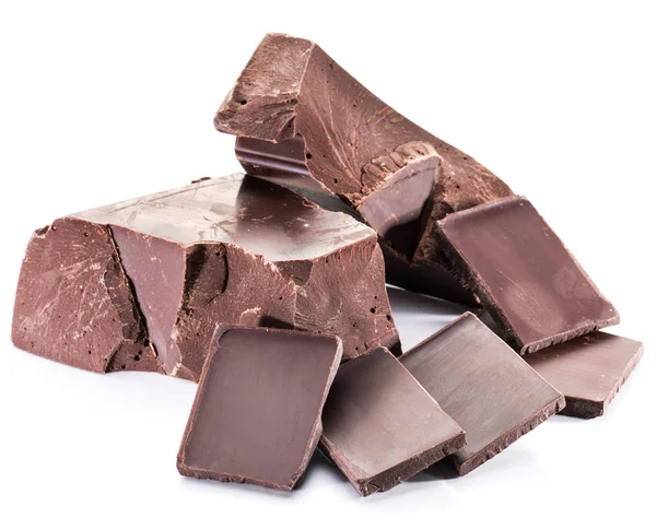 Chocolade blokken en stukjes chocolade bar geïsoleerd op een witte — Stockfoto