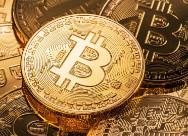 Parlak fiziksel bitcoins. Blockchain teknoloji.