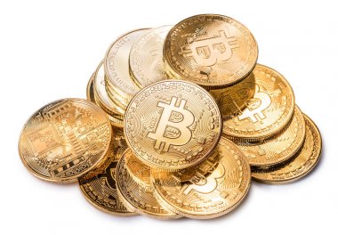 Beyaz arka plan üzerinde izole parlak fiziksel bitcoins. Blockchain