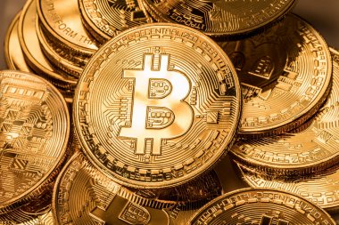 Parlak fiziksel bitcoins. Blockchain teknoloji.