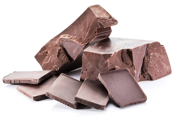 Chocolade blokken en stukjes chocolade bar geïsoleerd op een witte — Stockfoto