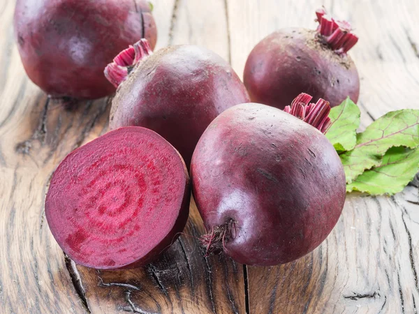 Red beet or beetroot on the wooden table. — Stock Photo, Image