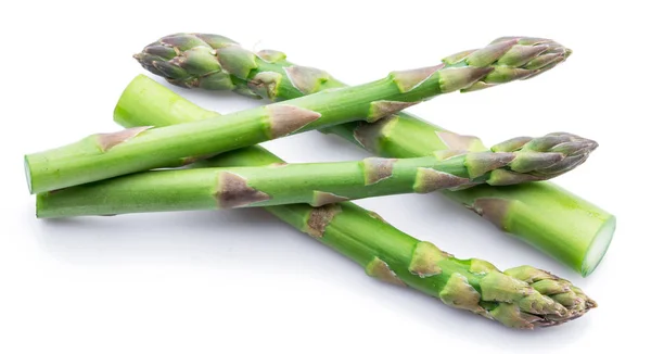 Verde asparagi freschi germogli sfondo bianco . — Foto Stock