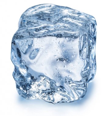 Ice Cube su damla ile. Kırpma yolu.