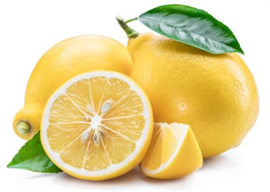 Limon meyve ve beyaz zemin üzerine limon dilimleri.