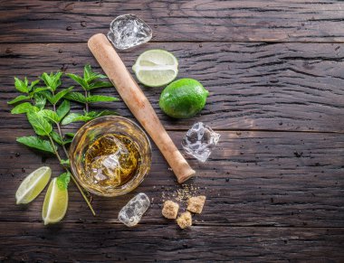 Mojito kokteyl malzemeler.