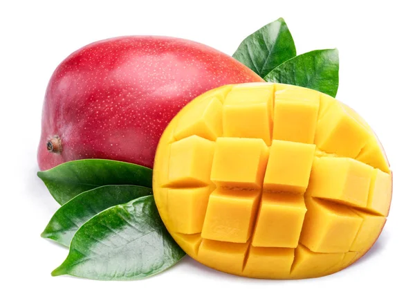 Fruta de mango con cubos de mango. Aislado sobre un fondo blanco. — Foto de Stock