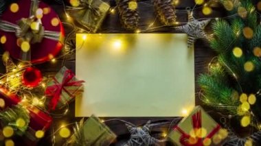 Noel arkaplan kağıtlı, taşınan hediyeli ve Noel süslemeli animasyon videosu. 