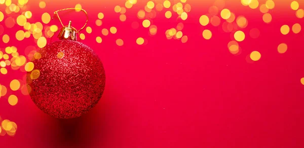 Rött nytt år eller jul bakgrund och röda gnistrande jul — Stockfoto