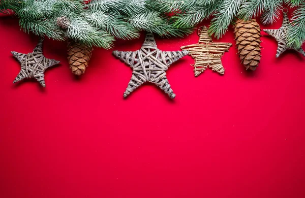 Año Nuevo Rojo o fondo de Navidad con rama de abeto y Christm — Foto de Stock