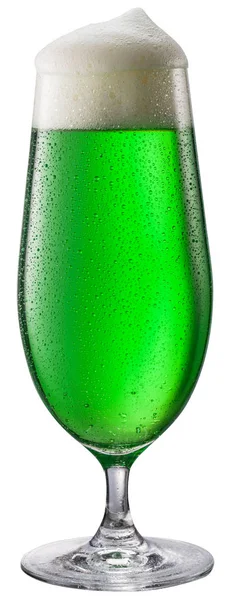 Bicchiere di birra verde isolato su sfondo bianco . — Foto Stock