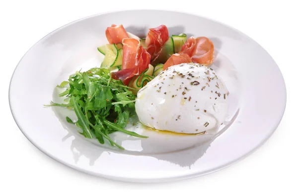 Buffalo Mozzarella Rukolą Prosciutto Białym Talerzu Białym Tle — Zdjęcie stockowe