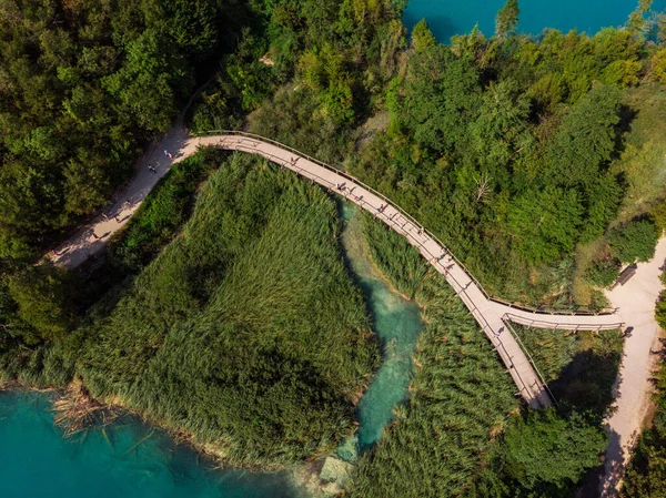 プリトヴィツェ湖国立公園 Plitvice Lakes National Park クロアチアで最も古く 最大の国立公園の一つ パノラマビュー ヨーロッパ旅行 — ストック写真