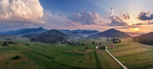 Bellissimo Tramonto Montagna Croazia Vista Volo Uccello Panorama Cielo Stupefacente — Foto Stock