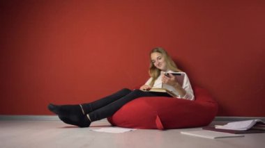 Kalıcı genç öğrenci kız eğitim