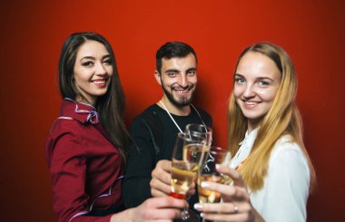 Yeni yıl arkadaşlar partisi
