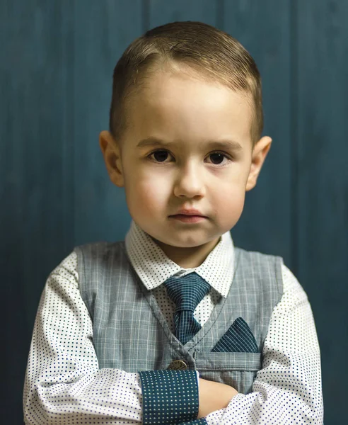 Retrato de Elegante Serious Kid Boy — Fotografia de Stock