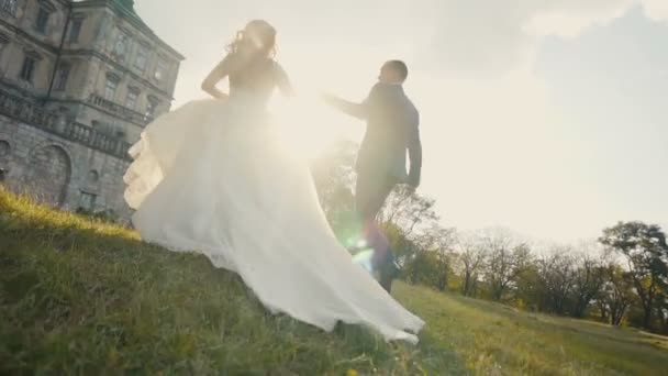 Couple de mariage Runing — Video