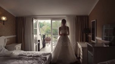 Gelin otel odasında peçe altında