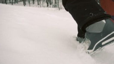 Snowboard Kar yamaç yürür