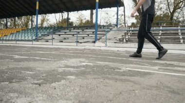 Runner düşük başlangıç pozisyonuna gelir