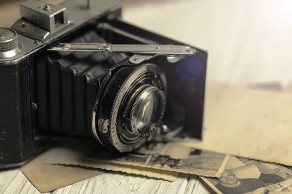 Gammal vintage foto kamera — Stockfoto