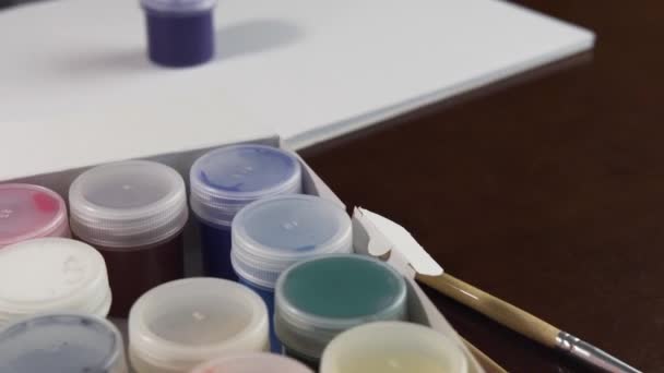 Abertura de frascos de tinta guache — Vídeo de Stock