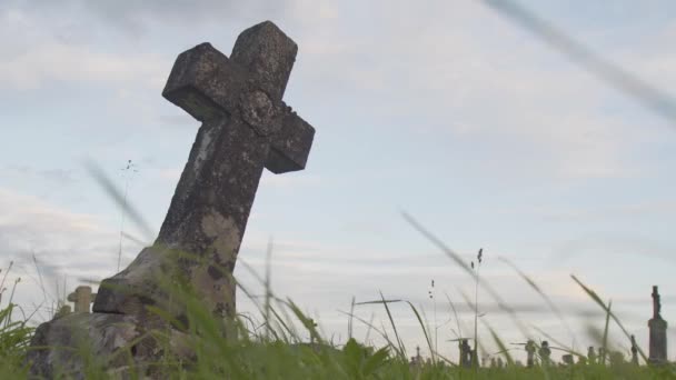 오래 된 묘지 묘지 — 비디오