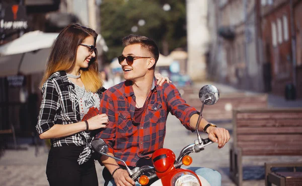 Liebespaar trifft sich — Stockfoto