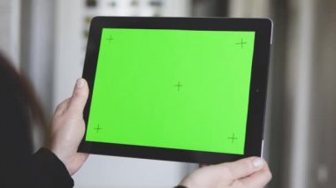 Kadın hareketleri Tablet Pc almak yapar