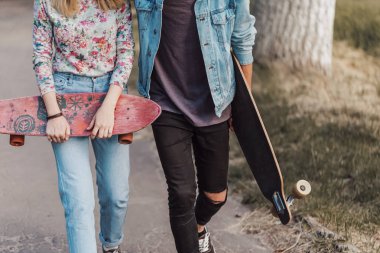 Hipsters kaykaylar ile