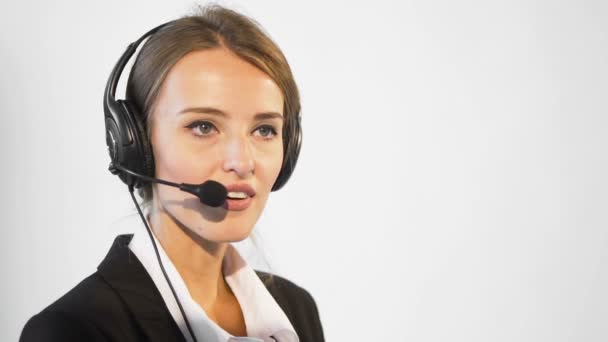 Operador de call center atraente — Vídeo de Stock