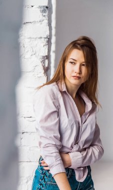 Güzel bir kızın portresi