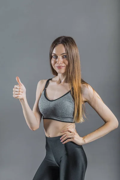 Portrait of Sportswoman with Thumb up Sign — Stock Photo, Image