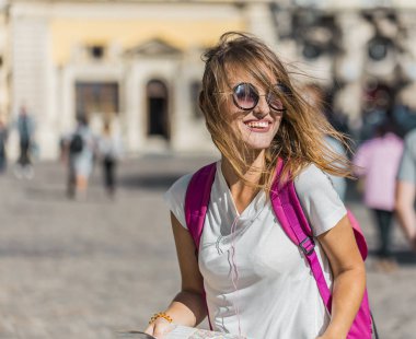 Kız güneş gözlüğü Rüzgar güneş gülümseme