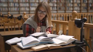 Chosing kitaplığındaki bir kitap