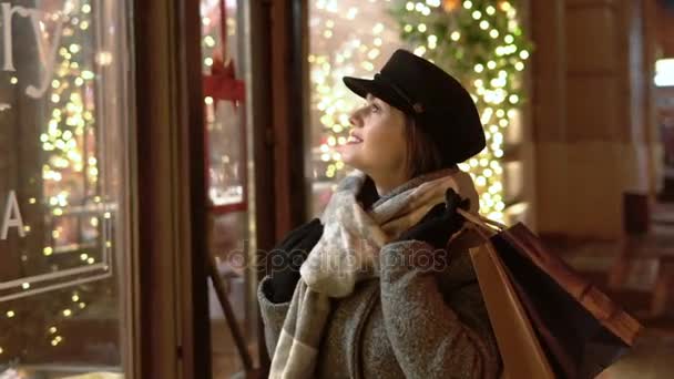 Woman in front of Shop — Stock Video