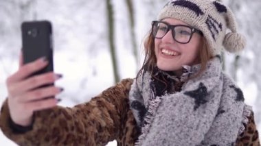 Görüntülü sohbet sahip kız