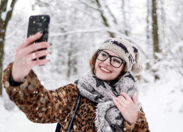 Дівчина робить selfie — стокове фото