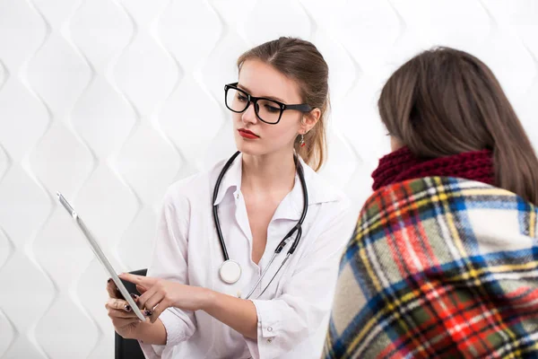 Doctor Asks Patient about Illness — Stock Photo, Image