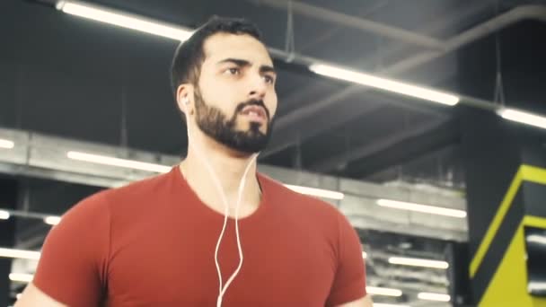 Correr en el gimnasio — Vídeos de Stock