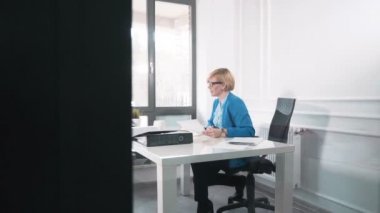 Çalışanın patron konuşur