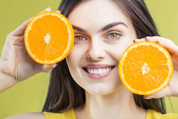 Beautiful Girl with Cutted Orange — Stock Photo, Image