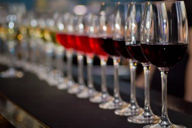 bardak şarap Bar