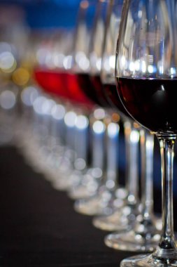 Bardaklarda farklı görüşler var.