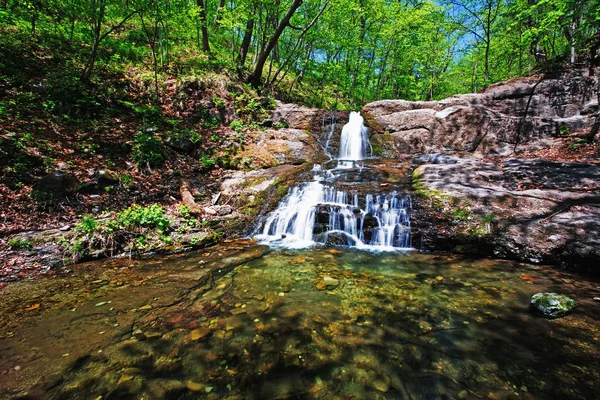 Scenic Zicht Watervallen Het Hart Van Taiga — Stockfoto