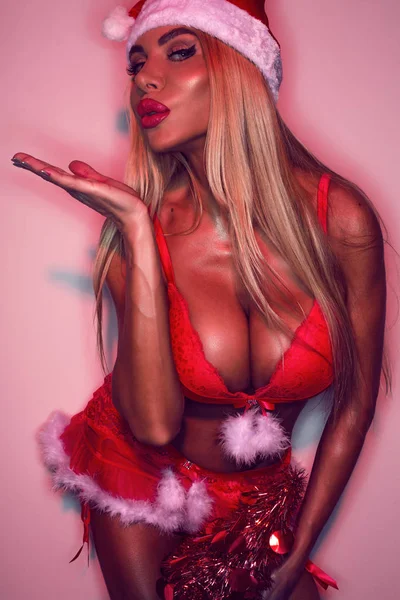 Mooie Sexy Blond Meisje Santas Kostuum — Stockfoto