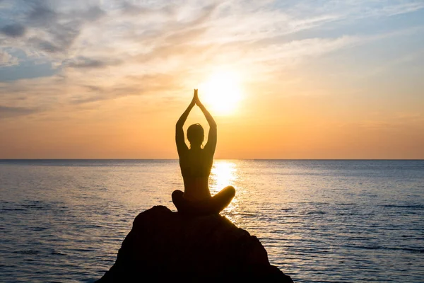 Girl Sitting Lotus Pose Big Rock Front Sunrise Sea — Stock Photo, Image