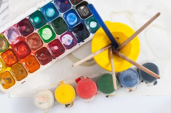 Paints and brushes for drawing — Stock Photo, Image